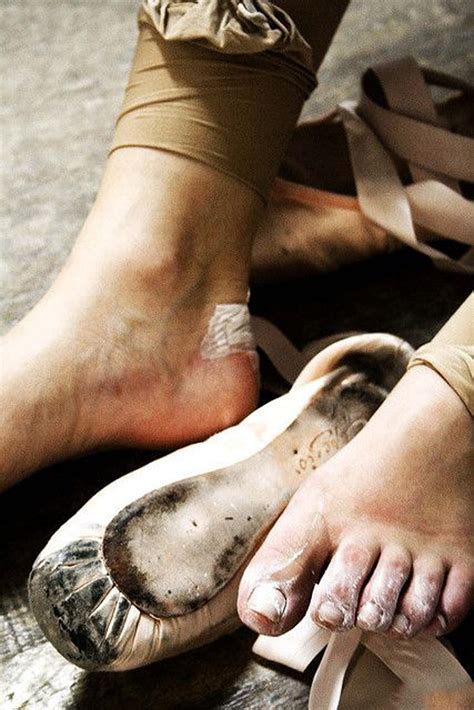 Ballerina Feet Pictures that will Haunt you for Rest of Your Life
