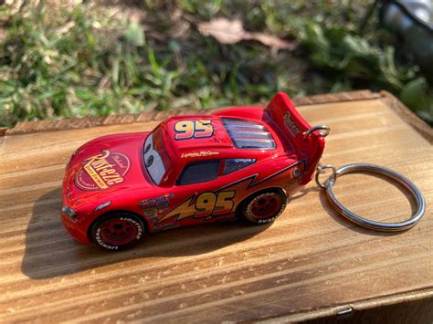 Disney CARS Lightning Mcqueen Keychain - Etsy UK