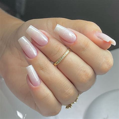 Unha Banho De Gel Delicada - Unha de gel quadrada decorada: ideias únicas e delicadas para se inspirar