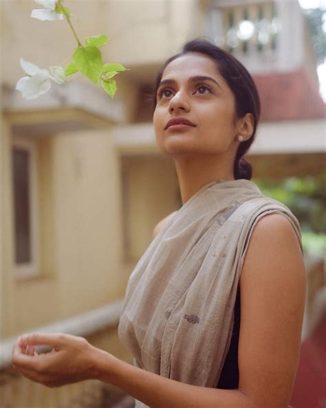 popular kannada actresses     famous kannada