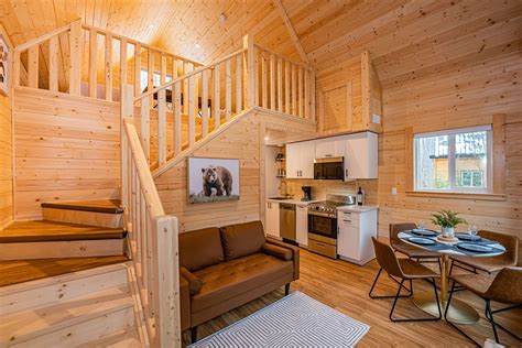 Tundra Lodge: Revelstoke's Cozy Modern Mountain Cabin - Alpha Mountain ...