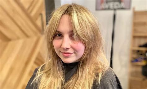 Wolf Cut with Curtain Bangs: 16 Hairstyle Ideas for Different Occasions