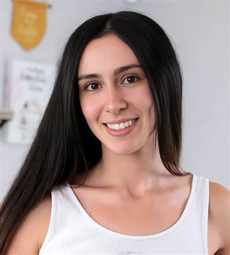 Angelina Lati (Actress) Age, Wiki, Height, Biography, Ethnicity, Net