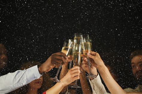 How to Make a Memorable (and Meaningful!) Toast