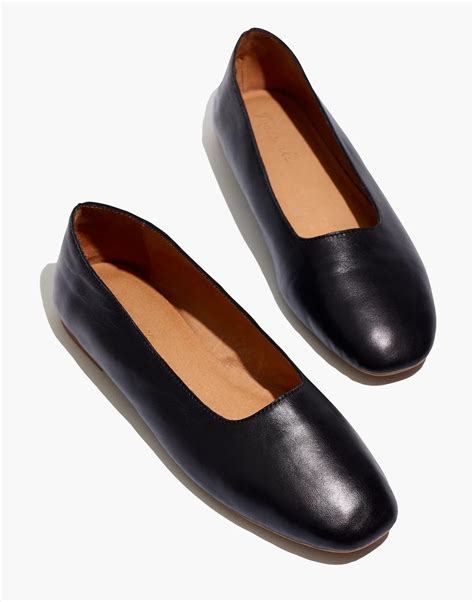 19 Flats With Arch Support You Can Walk Miles In | Who What Wear