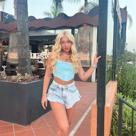 ami😽 on Instagram: "my world 🤍" in 2024 | Casual summer outfits, Cute ...