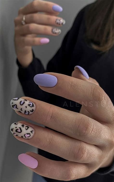 aesthetic trendy nails 2022 minimalism на квадратные короткие ногти ...