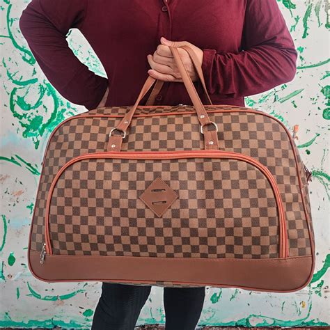 Mala De Viagem Feminina - Mala feminina de Viagem grande de Bordo Luxo | Shopee Brasil