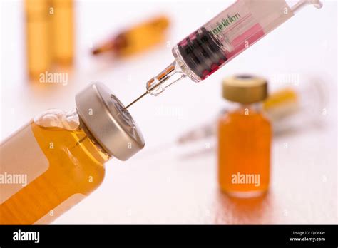 injection  syringe  medical laboratory stock photo alamy