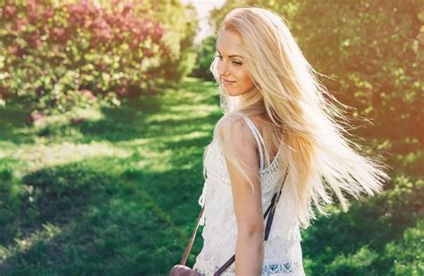 7 Long Layered Blonde Hairstyles That Women Love