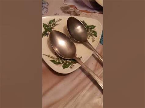 Две большие ложки на треугольном блюдце - YouTube