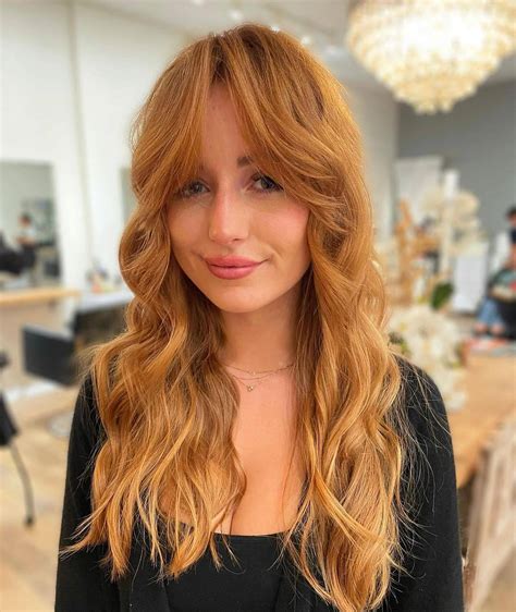 30 Best Hairstyles for Big Foreheads You Should Try On in 2025
