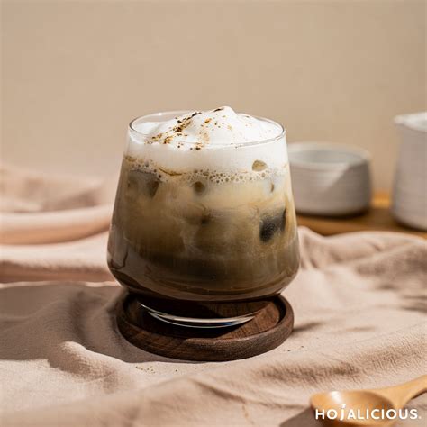 hojicha latte  smooth aromatic roasted tea drink hojalicious