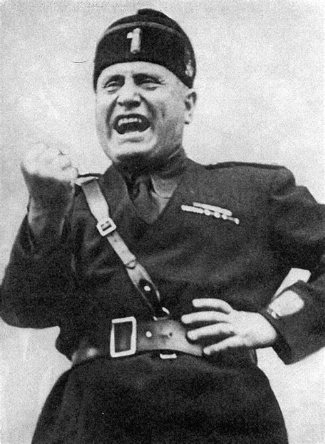 ВОЕННАЯ ЛИТЕРАТУРА --[ Биографии ]-- Колье Р. Дуче! Взлет и падение ...
