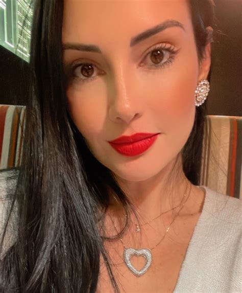 Dra. Patricia Marchiori (@drapatriciamarchiorii) • Instagram photos and