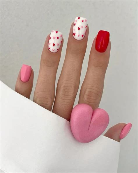 Nail stylist & content creator on Instagram: "Маленькие сердечки 💕 ...