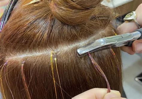 Hair Tinsel: What Is It and How to Put It In Perfectly