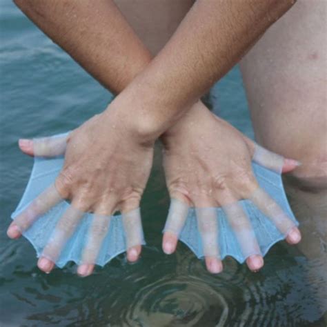 Webbed fingers - gertytwisted