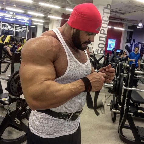 Muscle Lover: Russian beast Sergey Konyachenko