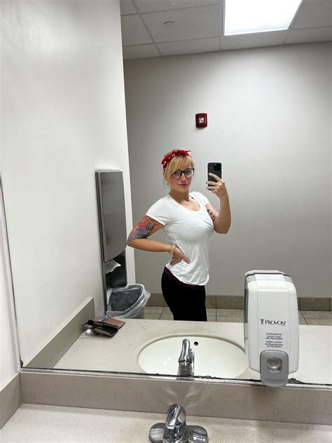 TW Pornstars - Amateur Milfs. Twitter. Can I send u pics through dm
