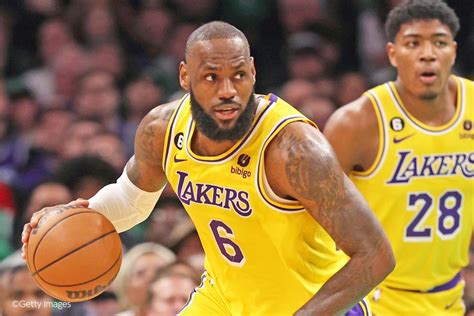 レブロンがNBA新記録をかけて日本時間明日12時サンダー戦に挑む! 歴代1位まで36得点