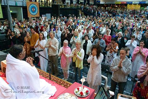 Welcome Amma to Suomi - Online with Amma