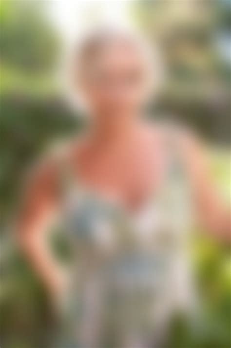 Annabelle Brady : r/AgedBeauty