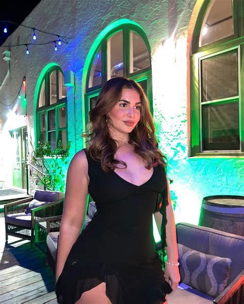 Emely Hernandez | 🖤 | Instagram