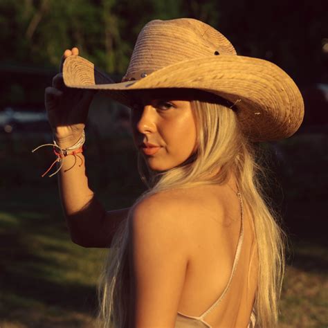 Haliey Welch: From Viral Fame to Fanfix – The Truth About OnlyFans