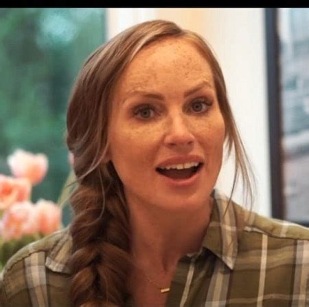 Mina Starsiak Age, Bio, Wiki, Siblings, Father, Mother, Career, Net ...