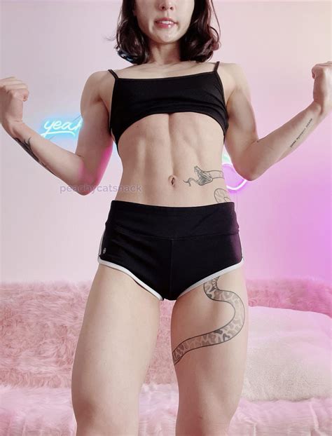 peachycatsnack 💪🐱 : r/asianfitgirls