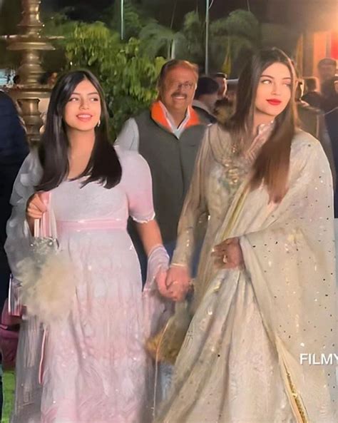 Aaradhya Bachchan Steals The Show With Stunning Look at Ambani Pre ...