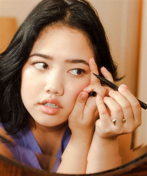 We compiled some of the year’s biggest eyeliner trends that have graced ...