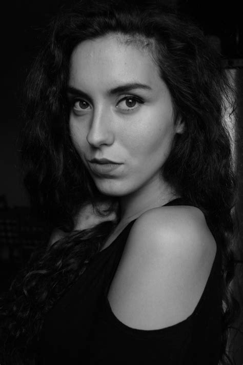 Елица Костова | ArtVibe