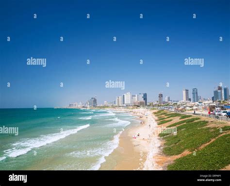 Tel aviv skyline hi-res stock photography and images - Alamy