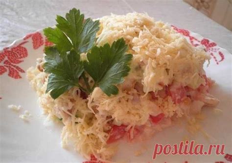 Салат с куриным филе, сухариками и овощами — Готовим по-домашнему ...