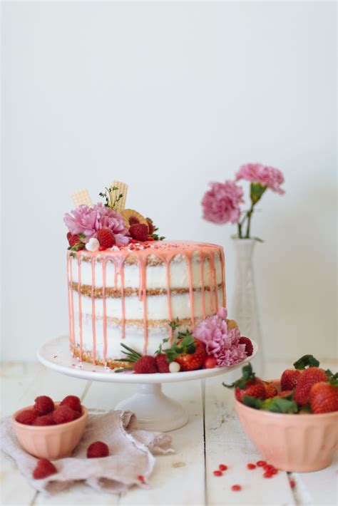Beautifully Decorated DIY Naked Cake for Valentine's Day
