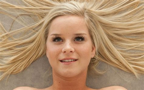 Marry Queen | Scrolller