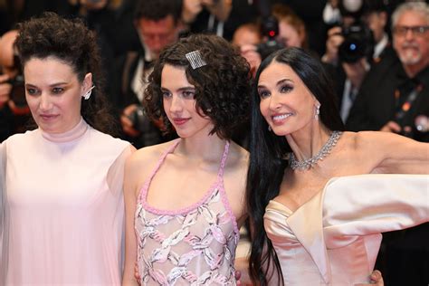 Margaret Qualley ha llevado en Cannes el mismo peinado que llevó su ...