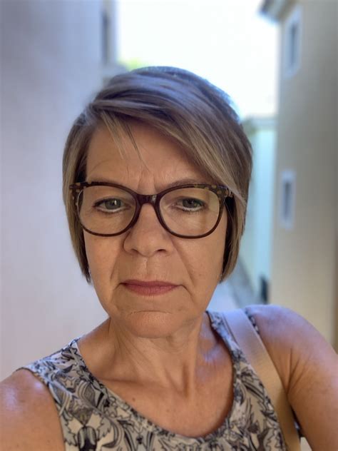 Pin von Rupert Szilvia auf pixie + bob hair :) | Leder outfits, Graue