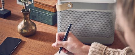 Bang & Olufsen Beolit 17 Bluetooth-Lautsprecher, Natural : Amazon.de ...