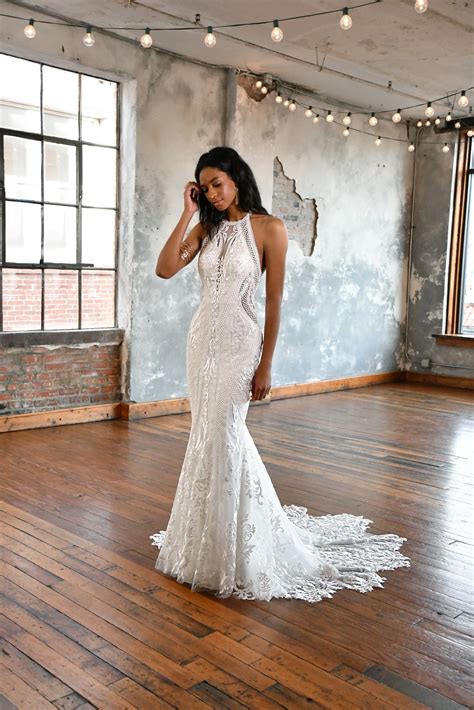 How To Choose a Halter Wedding Dress - Pretty Happy Love - Wedding Blog