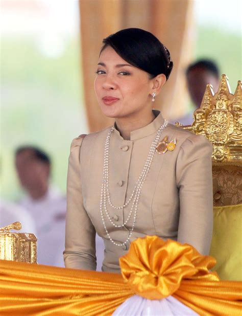 Thailand: Prinzessin Srirasmi verliert ihren Status - DER SPIEGEL