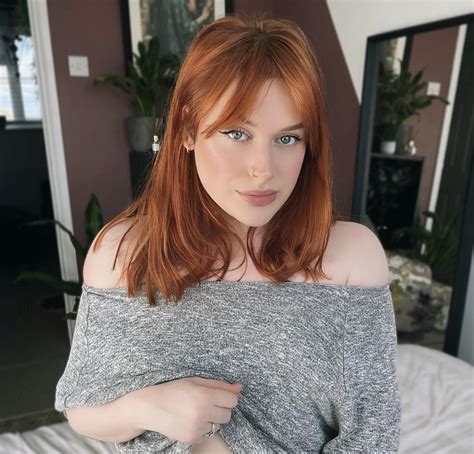 Hot Redhead Girl Selfie