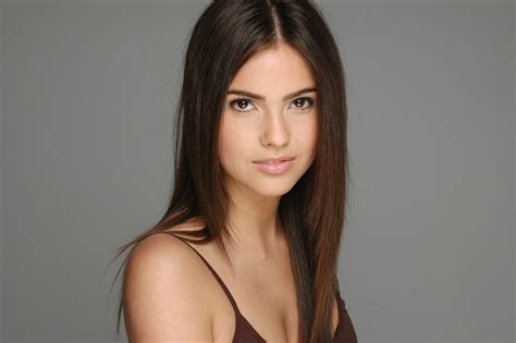 Shelley Hennig - Wallpics.Net - Wallpapers, Photos, Pictures, Backgrounds