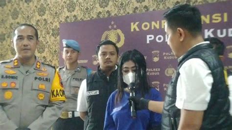butuh biaya kuliah mahasiswi asal demak jateng bintangi video porno