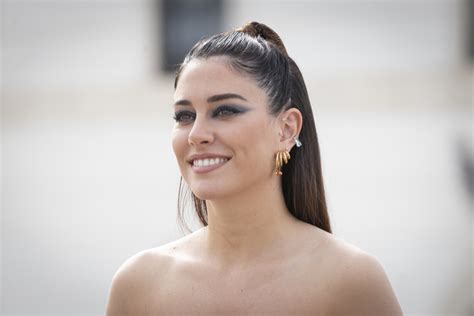 Blanca Suárez o cómo conseguir el look años 70 más sofisticado con unos