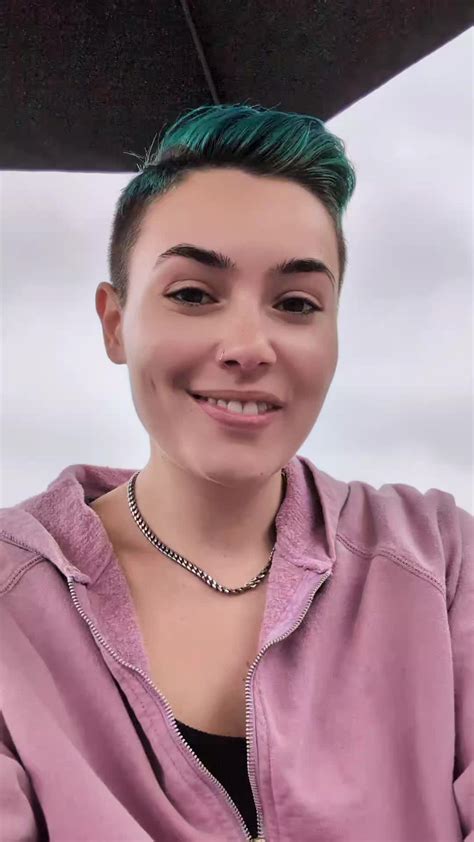 Kitthebeefcake (@kit_the_beefcake) - Urlebird