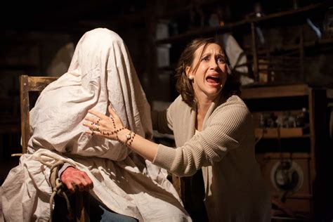 Jump Scares in The Conjuring (2013) - Where's The Jump?