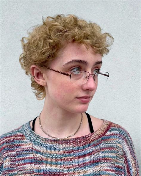 13 Curly Pixie Cut Transformations with Shape – CreativeBooster